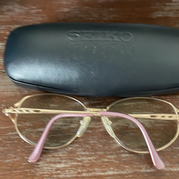 Seiko T358 pure titanium pink and gold full rim eyeglasses with black hard case - Picture 2 of 16